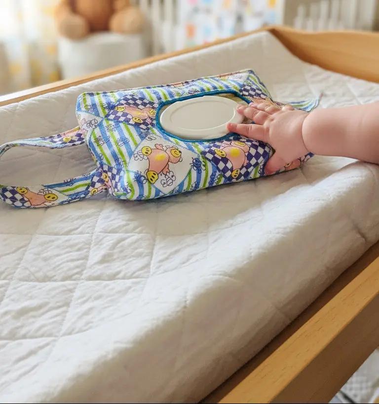 front view of clutch one with wipes, one without, easy access for mistakes